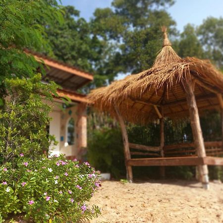 Sabai Sabai Beach Bungalows Koh Phayam Pokój zdjęcie